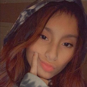 Meet your Posher, Skylar